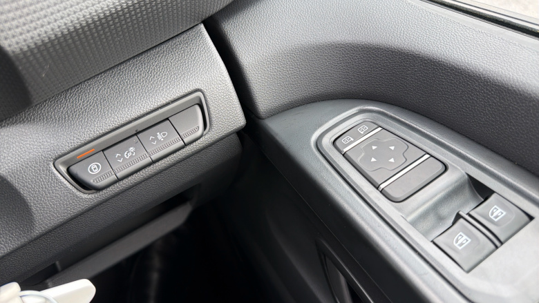 Renault Trafic Swb Diesel SL30 Blue dCi 130 Advance [Safety] Van